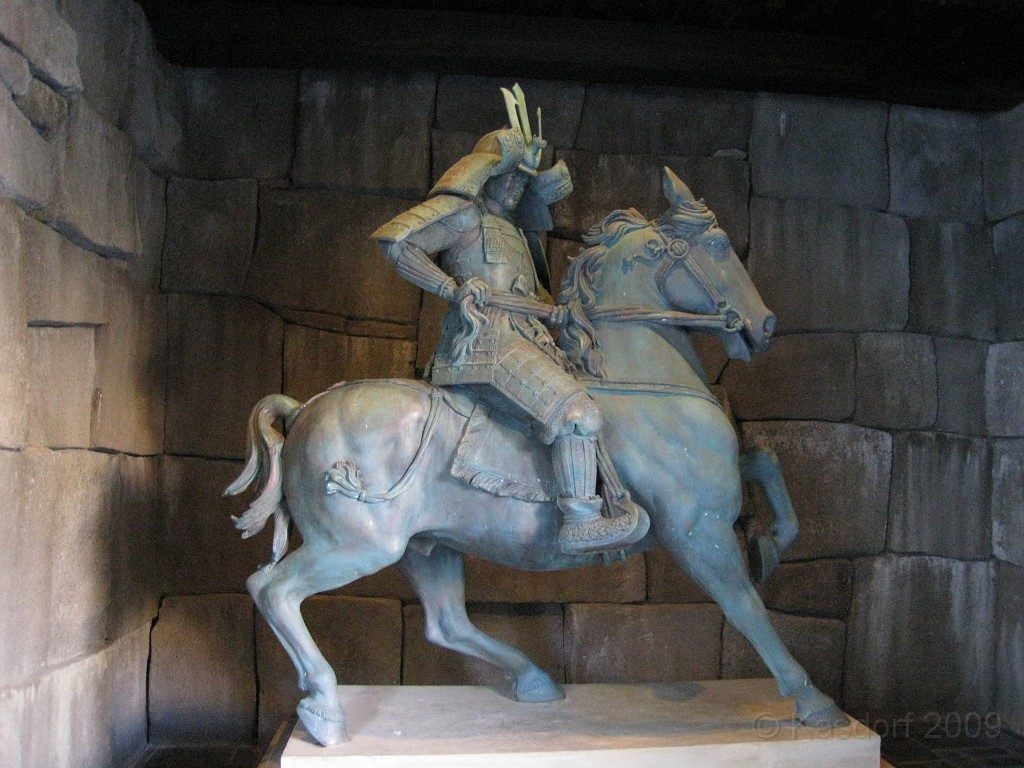 Disney 2010 D3 0830.jpg - January 9-11, 2010 Disney World Florida. Monday, up and ready to roll, took shuttle to Epcot. Caught a couple shows and took a lot of pictures. Finally had to call it a day to get to our plane to go home.